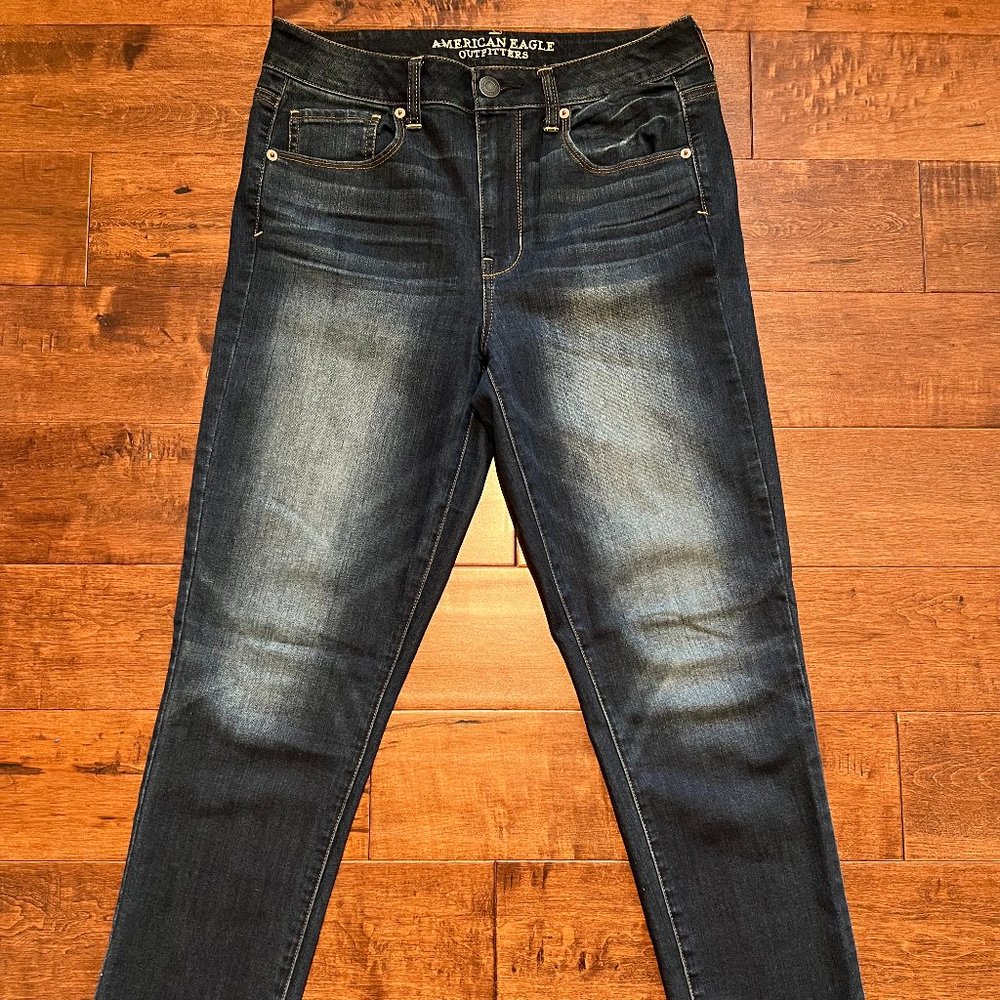 Dark Wash American Eagle Jeans (stretch)